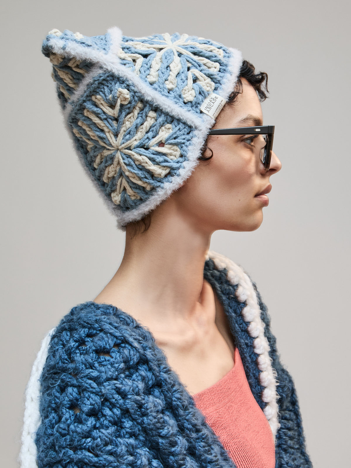 HAT 002